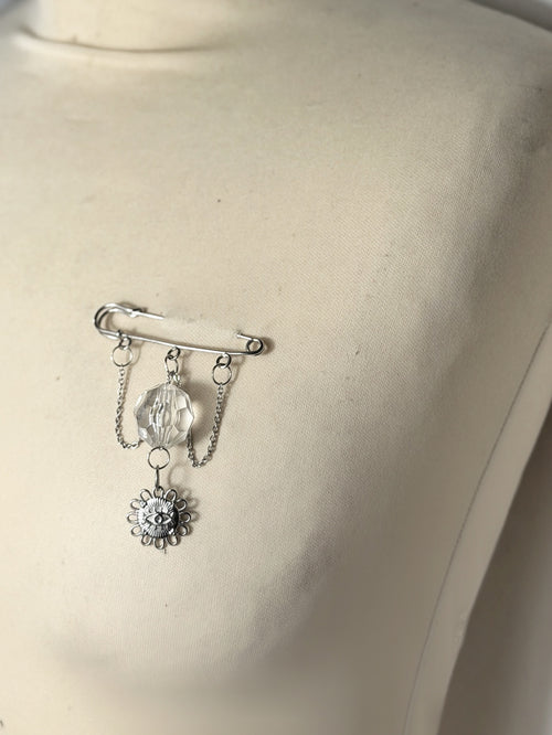 Broche argenté