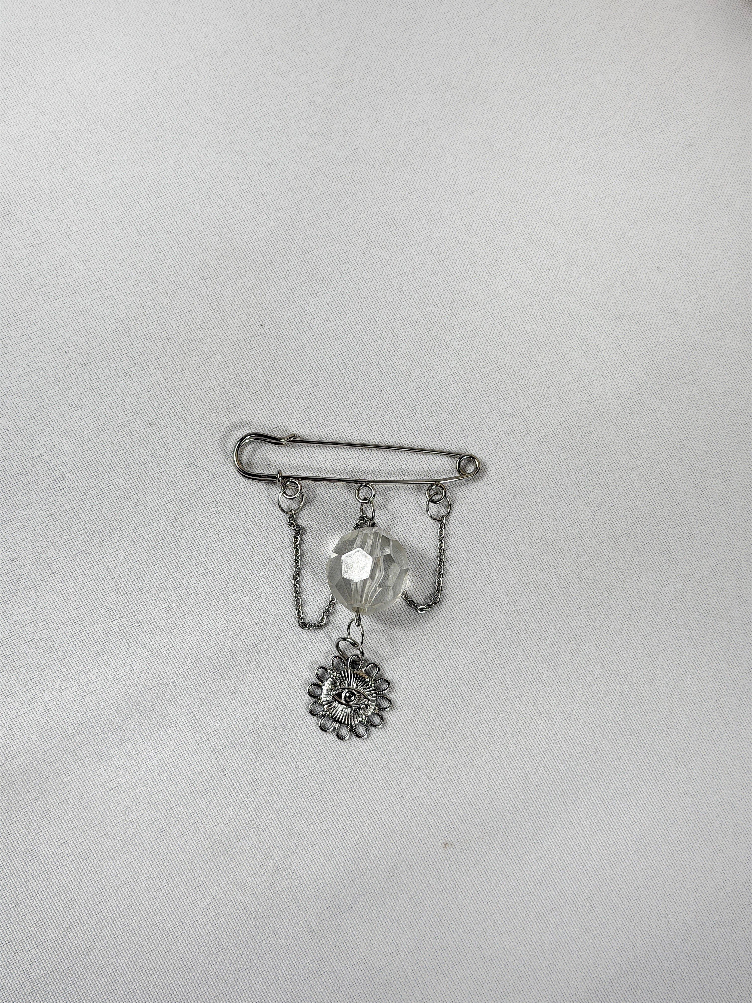 Broche argenté