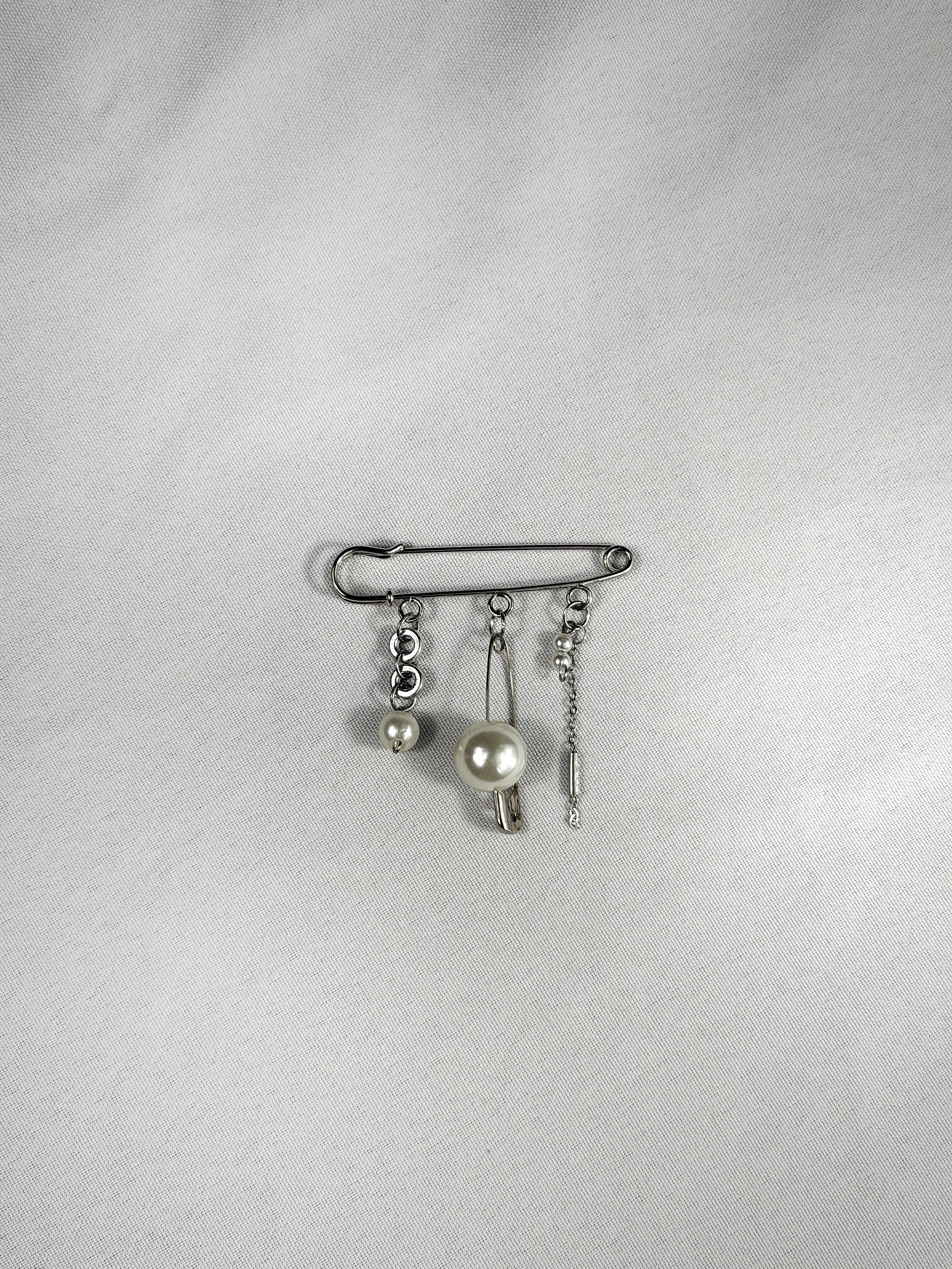 Broche argenté