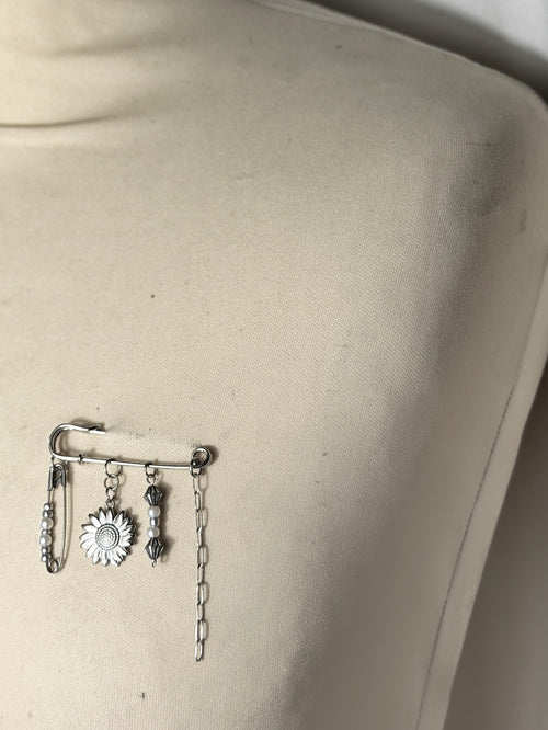 Broche argenté