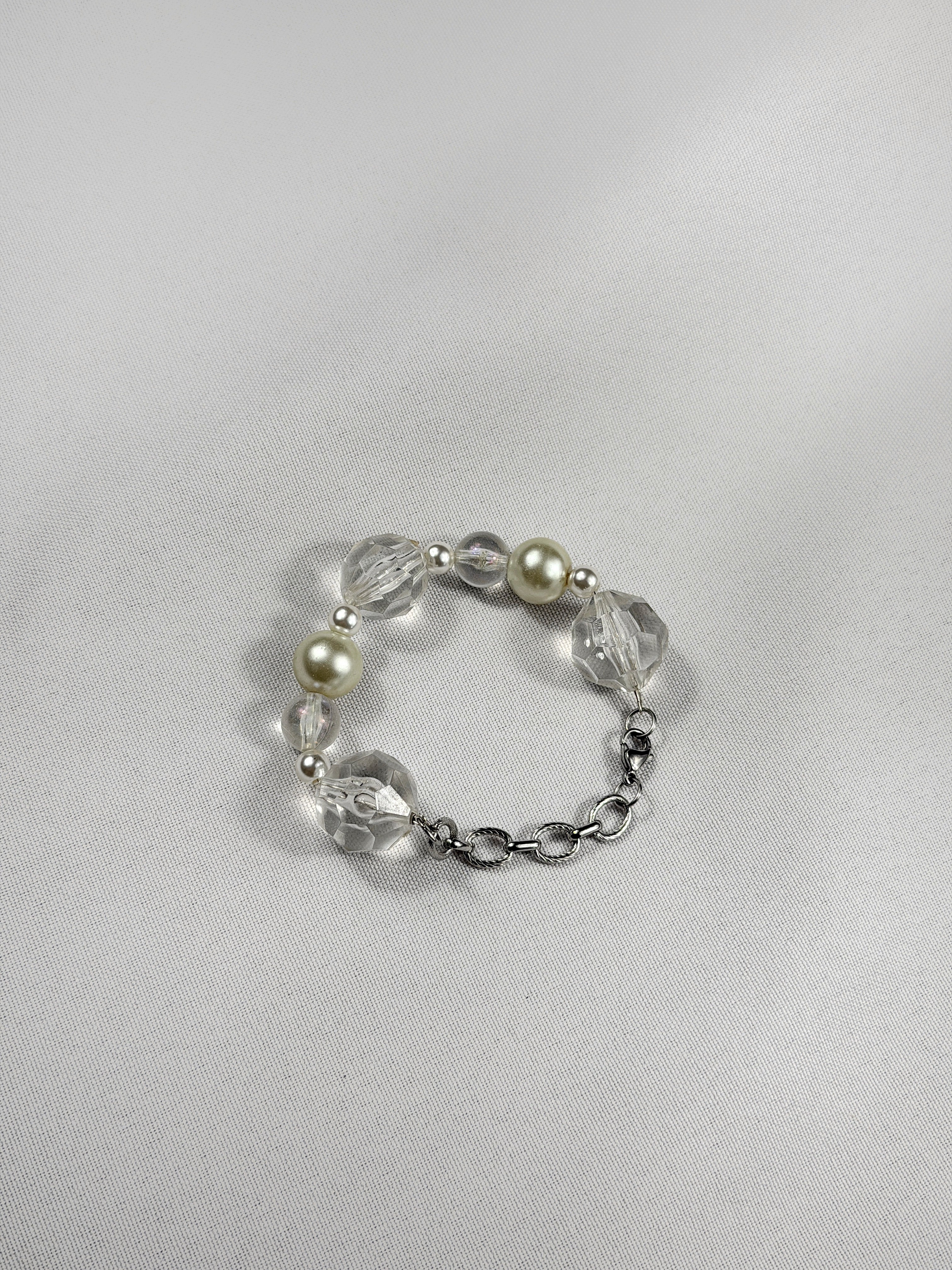 Bracelet argenté en perles