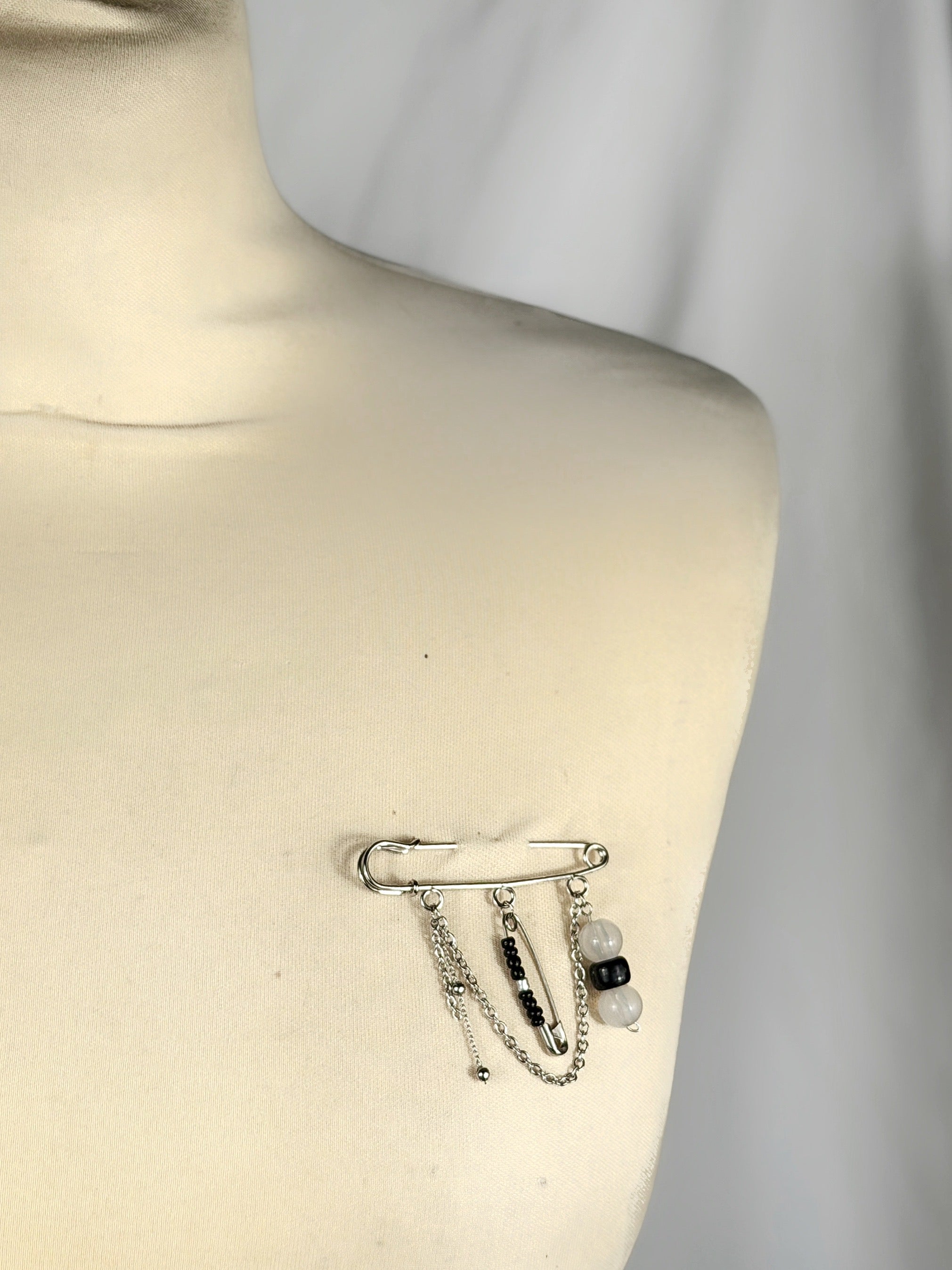 Broche argenté