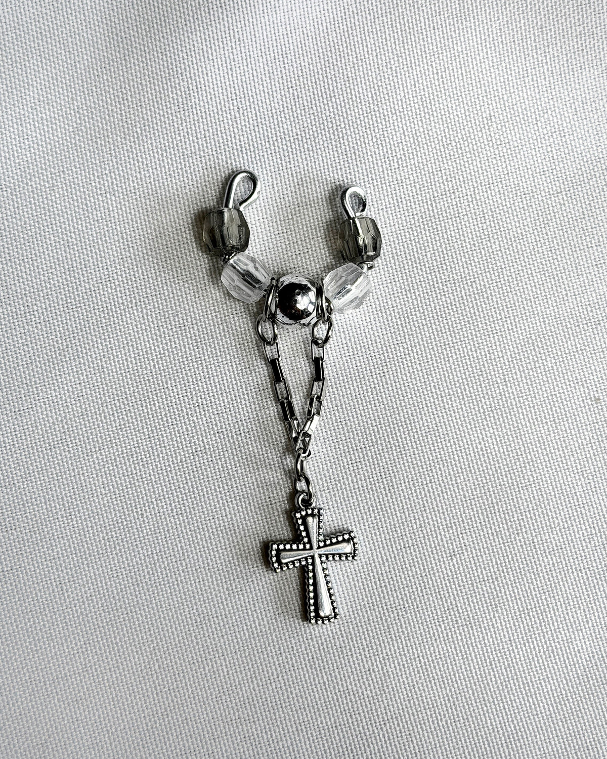 Earcuff argenté à perles