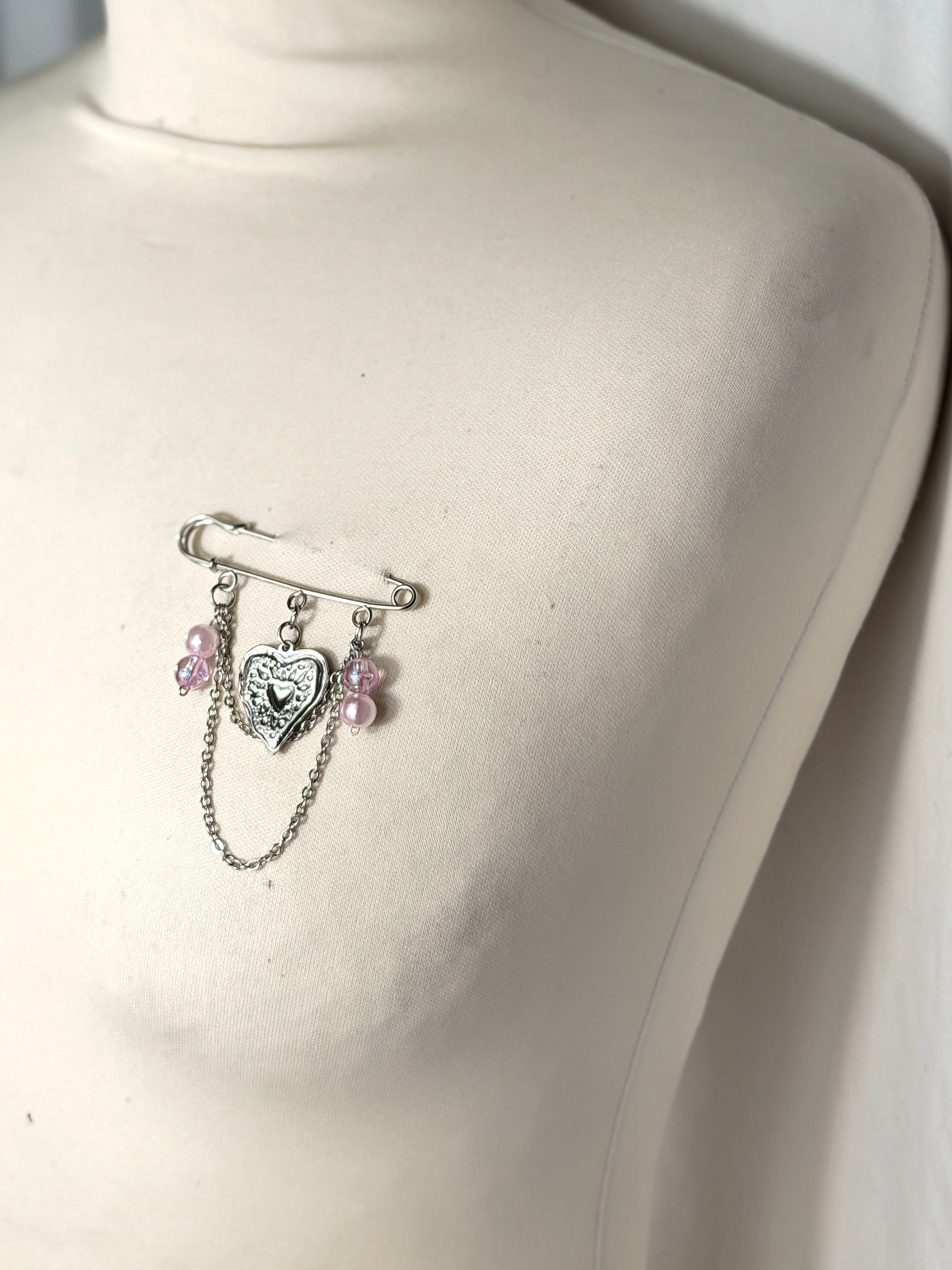 Broche argenté