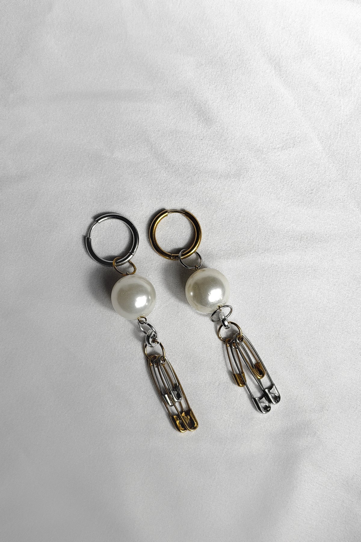 Paire de boucles d’oreilles mix doré & argenté